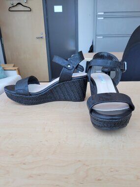 Chelsee Palmas Black Wedge Sandal